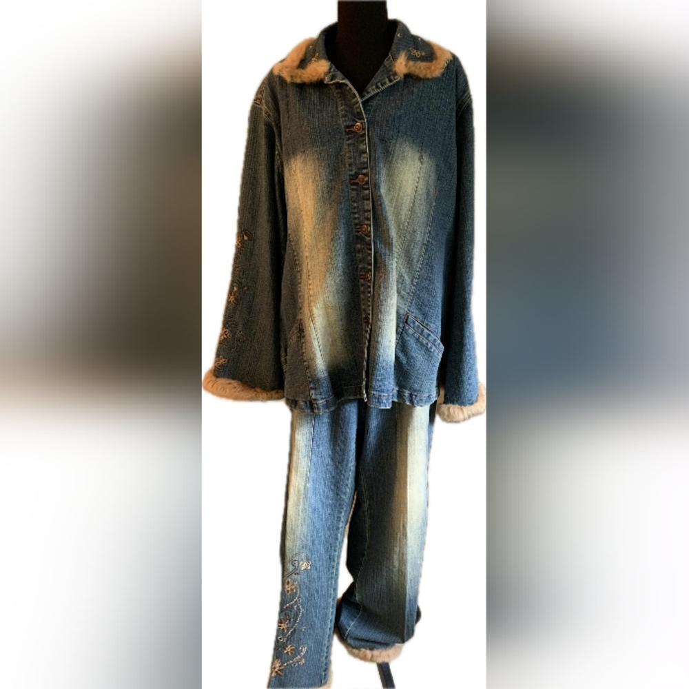 Crest Vintage Y2K Jeans Jacket and Pants with Floral Embroidery & Fur Size 2XL